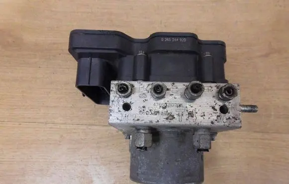 Nissan Qashqai ABS Pump 47660BD70B