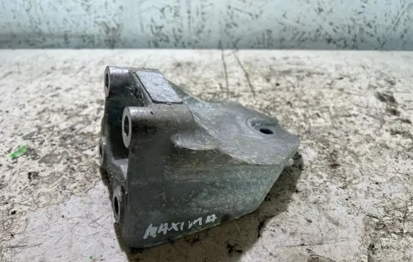 Nissan Maxima A35 Engine mounting bracket