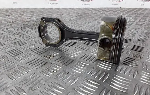 Mercedes-Benz G W461 W463 1st Gen Piston with connecting rod 2277