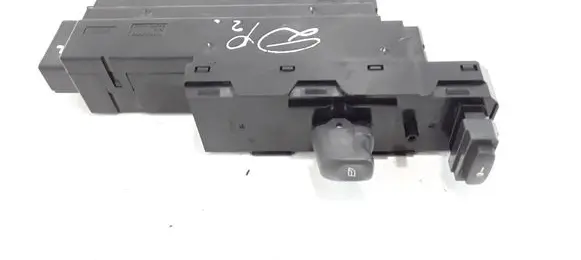 Volvo V70 Electric window control switch 9452941