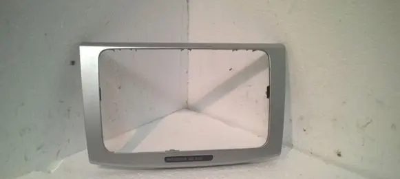 Radio/GPS head unit trim