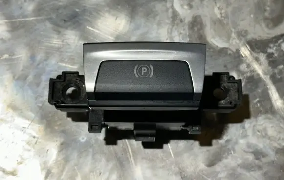 Peugeot 308 Hand parking brake switch 96785851VV