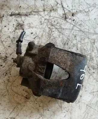 Volkswagen Golf VI Front brake caliper