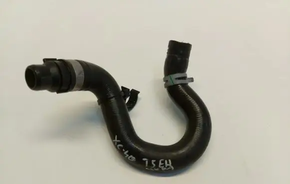 Volvo XC40 Engine coolant pipe/hose 32138267