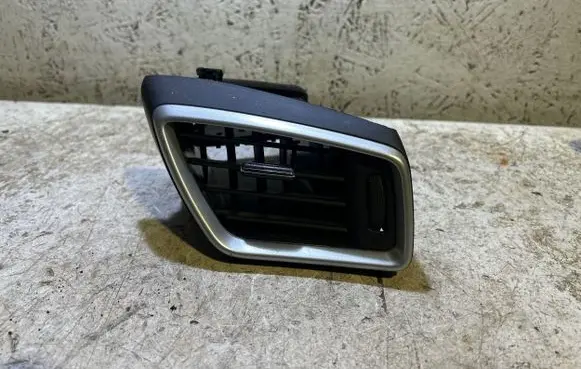 Nissan Qashqai Dashboard side air vent grill/cover trim 687604EA0A 687604EH0A PG05LZ08