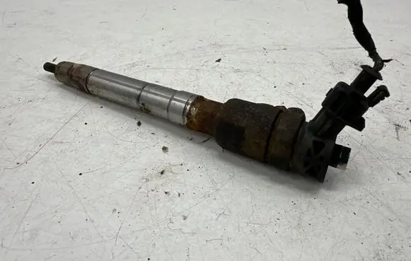 Maserati Ghibli Fuel injector 0445110523