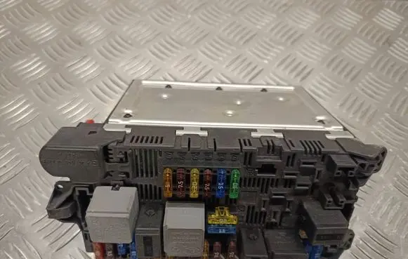 Mercedes-Benz E W211 Fuse module 2115454301