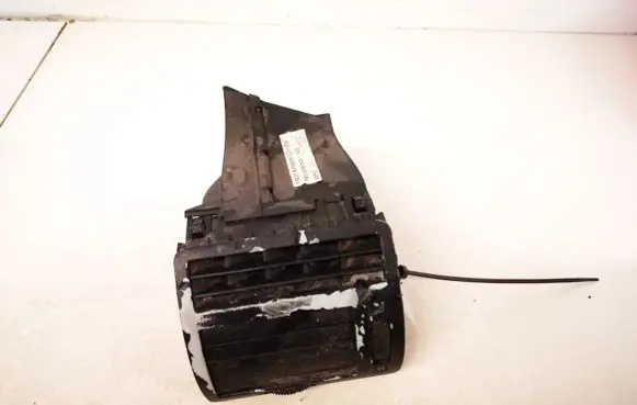 Seat Alhambra (Mk1) Dash center air vent grill 7m3819703 ym21a018b09aw