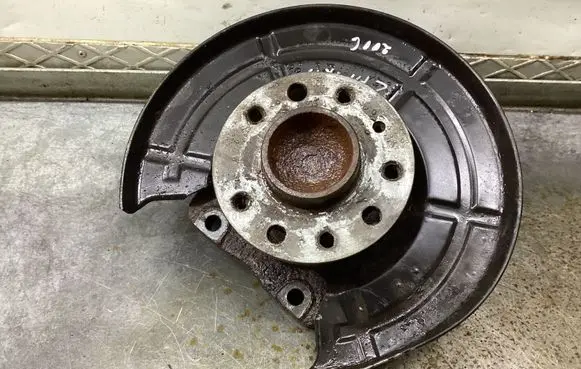Opel Zafira B Rear wheel hub