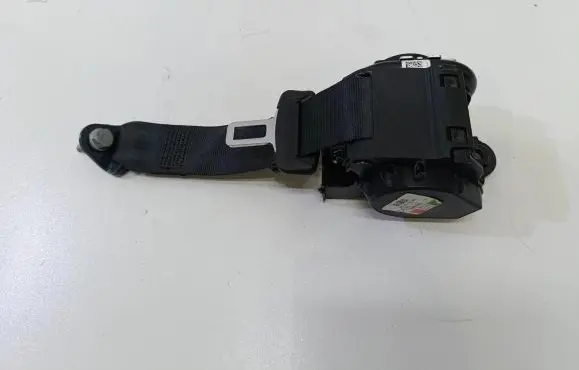Opel Crossland X Middle seatbelt (rear) 