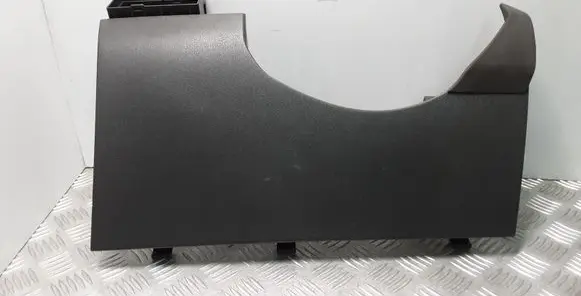 Dashboard lower bottom trim panel