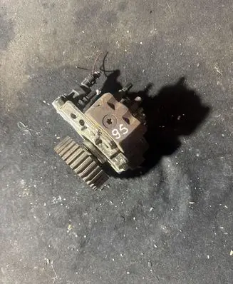 Renault Espace IV Fuel injection high pressure pump 0445010075 8200108225