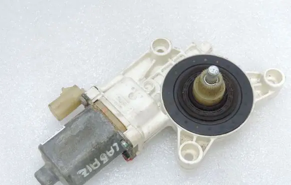 Chrysler Grand Voyager V Rear door window regulator motor 3018076D 0130822334