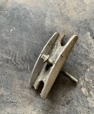 Ford Transit Fuel Injector clamp holder 