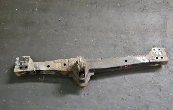 Toyota Avensis T270 Front axle beam IMPRK1375256