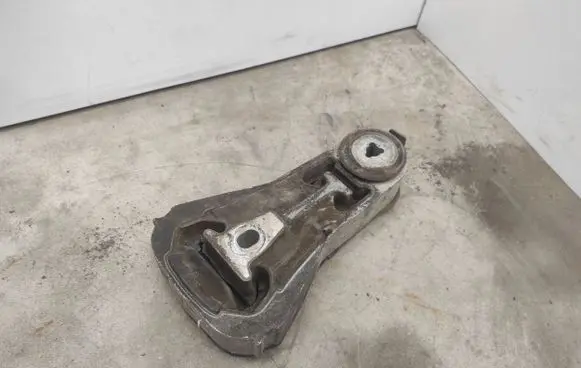Ford Explorer V Engine mount bracket FB536P082AF