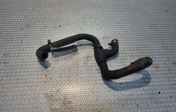 Mercedes-Benz Vito Viano W639 Engine coolant pipe/hose A6398323923