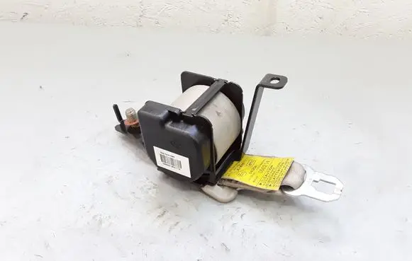 Hyundai Sonata Middle seatbelt (rear) E11041208