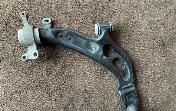 BMW 2 F46 Front control arm 6879844