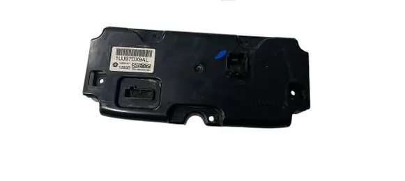 Radio/GPS head unit trim