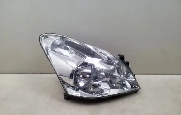 Toyota Corolla Verso AR10 Headlight/headlamp