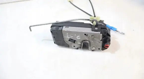 Opel Zafira B Rear door lock