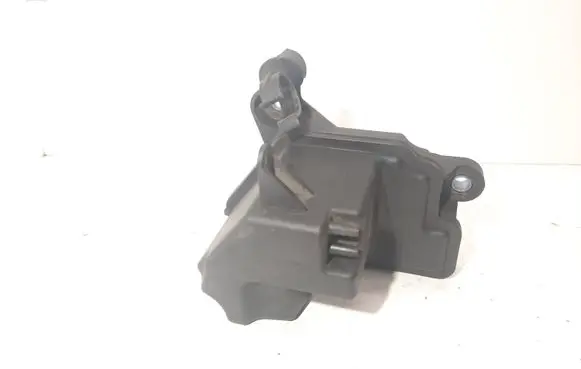 Ford Mondeo Mk III Vacuum air tank 9646411180