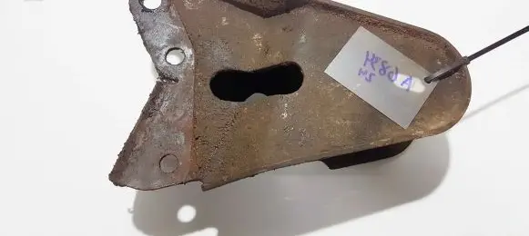 Chrysler Voyager Engine mounting bracket