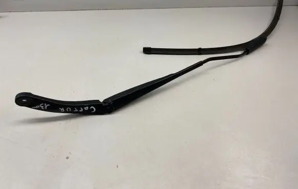 Renault Captur Front wiper blade arm 288818445R