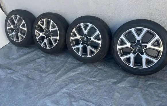 Fiat 500X R17 alloy rim 
