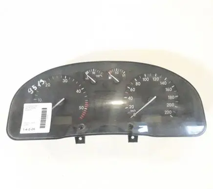Volkswagen PASSAT B5 Speedometer (instrument cluster)
