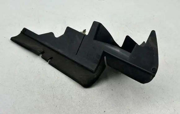 Ford Kuga I Intercooler air guide/duct channel 8V418311AB D2L4A