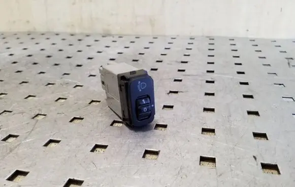 Mitsubishi Outlander Headlight level height control switch