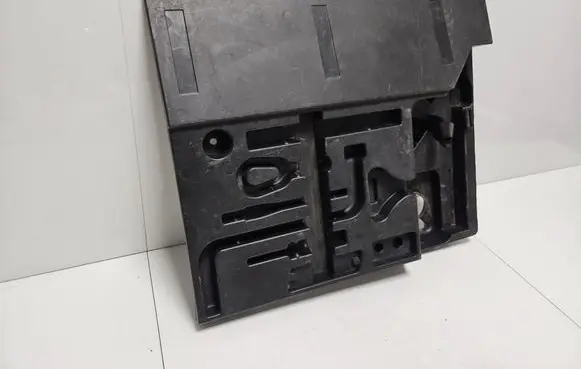 BMW Z3 E36 Tool box 71111093840