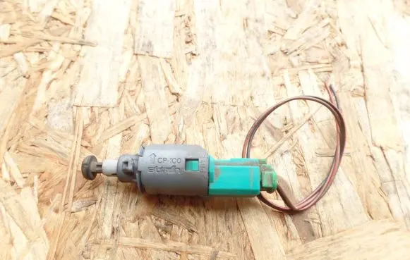 Clutch pedal sensor