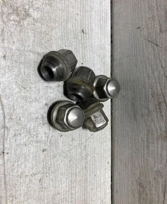 Ford Focus Nuts/bolts 