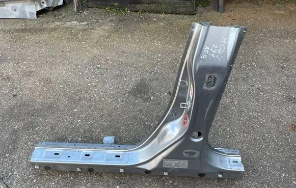Honda CR-V Pillar (middle) 