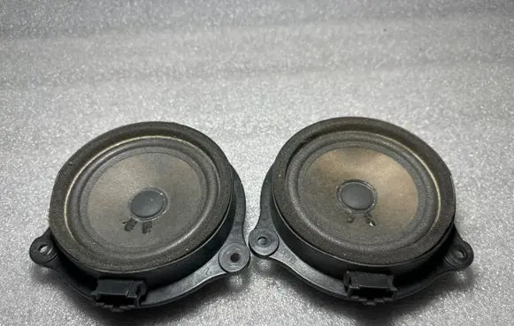 Audi A6 S6 C6 4F Front door speaker 4E0035411 4F0035411