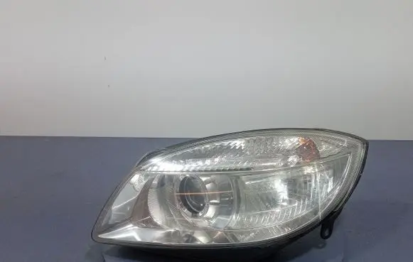 Skoda Fabia Mk2 (5J) Headlight/headlamp 247831-00L