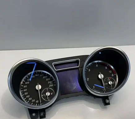 Speedometer (instrument cluster)