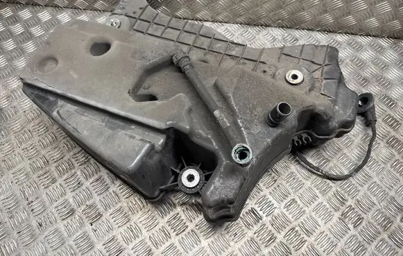 Mercedes-Benz E W213 AdBlue liquid reservoir A0994711100
