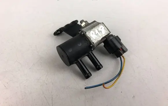 Subaru Outback Turbo solenoid valve K5T48580