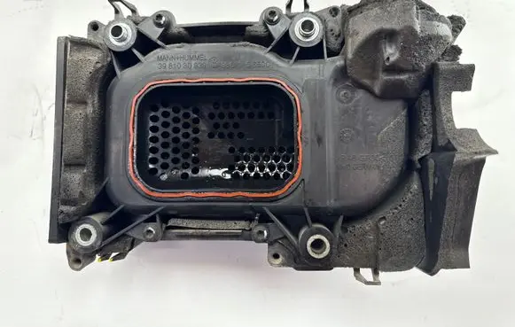 Volkswagen PASSAT B7 Intake resonator 03C145650C