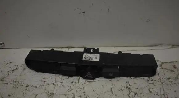 Opel Zafira B Hazard light switch 03758075