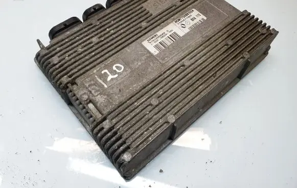 Renault Laguna I Engine control unit/module HOM7700861024 S101200049C 7700871923