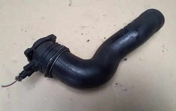 Mercedes-Benz R W251 Intercooler hose/pipe A2515280382