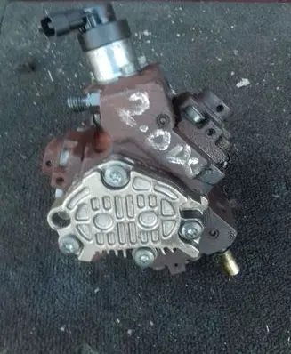 Renault Koleos I Fuel injection high pressure pump H8200690744