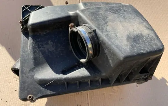 Air filter box