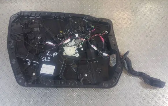 Mercedes-Benz GLE W167 Front door window regulator with motor A1677230000