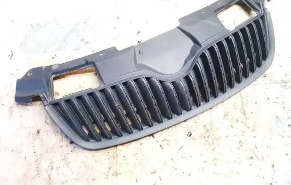 Skoda Fabia Mk2 (5J) Front grill 5j085366b